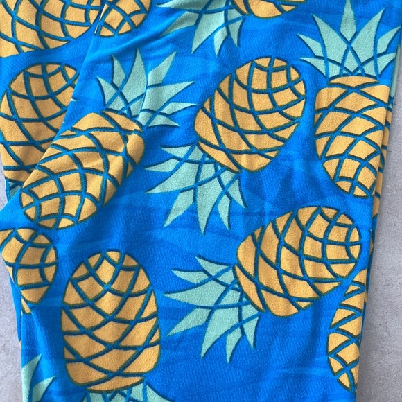 Lularoe Pineapple leggings - Picture 2 of 2